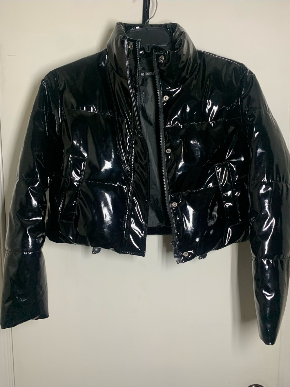 Prettylittlething - Black Vinyl Puffer Jacket - Women